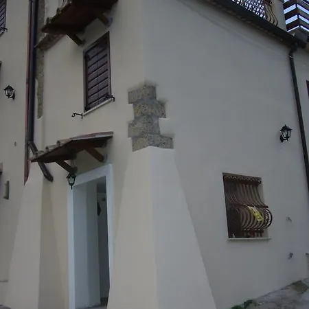 Apartamento Il Casale Di Pino E Rita Subiaco Habitación foto