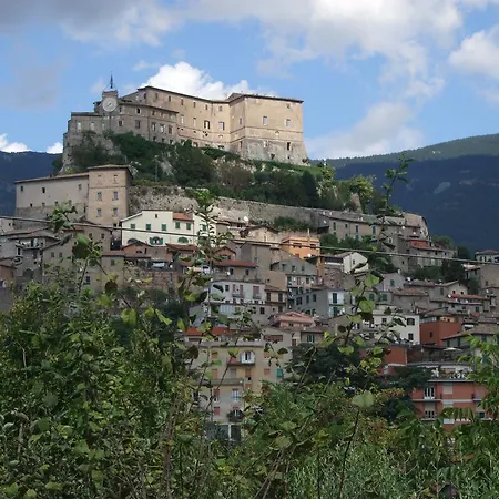 Apartamento Il Casale Di Pino E Rita Subiaco Habitación foto